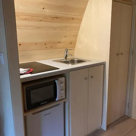 De 3*