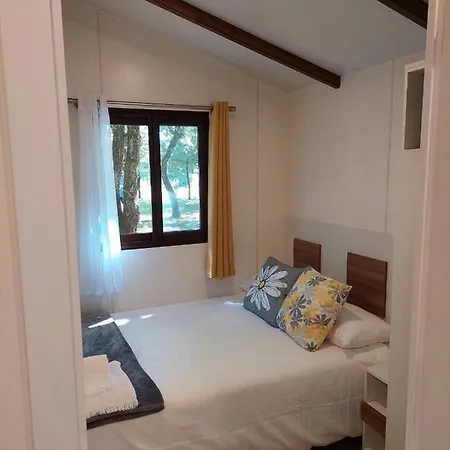 De 3*